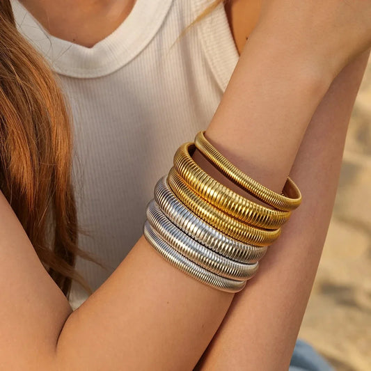 Brazalete de Acero Inoxidable Bañado en Oro 18k Tipo Serpiente
