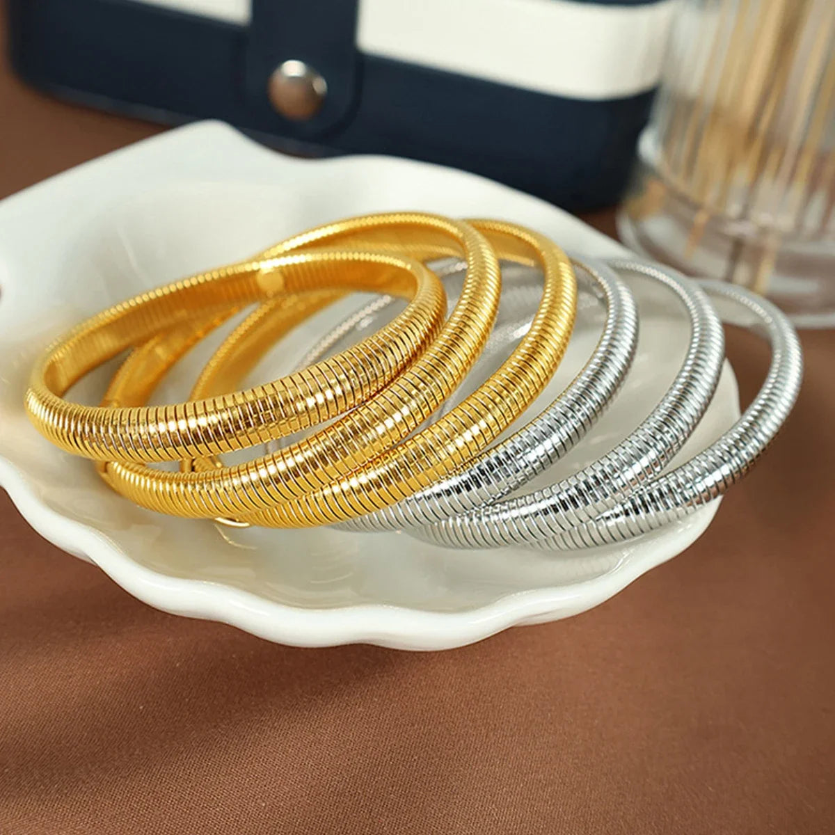 Brazalete de Acero Inoxidable Bañado en Oro 18k Tipo Serpiente