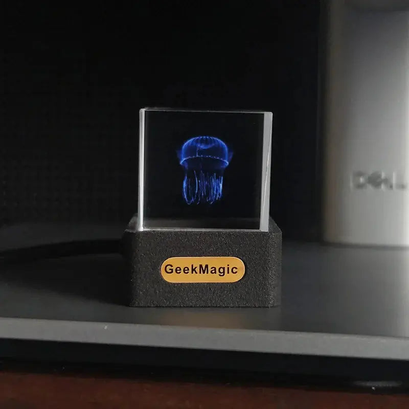 Cubo Holográfico GeekMagic – Reloj, Álbum GIF y Estación Meteorológica Inteligente de Escritorio ¡Todo Chido!